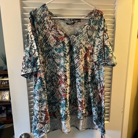 Ladies Life Style Woman hi-lo top, size 2X.  Cross-posted. - Picture 4 of 5